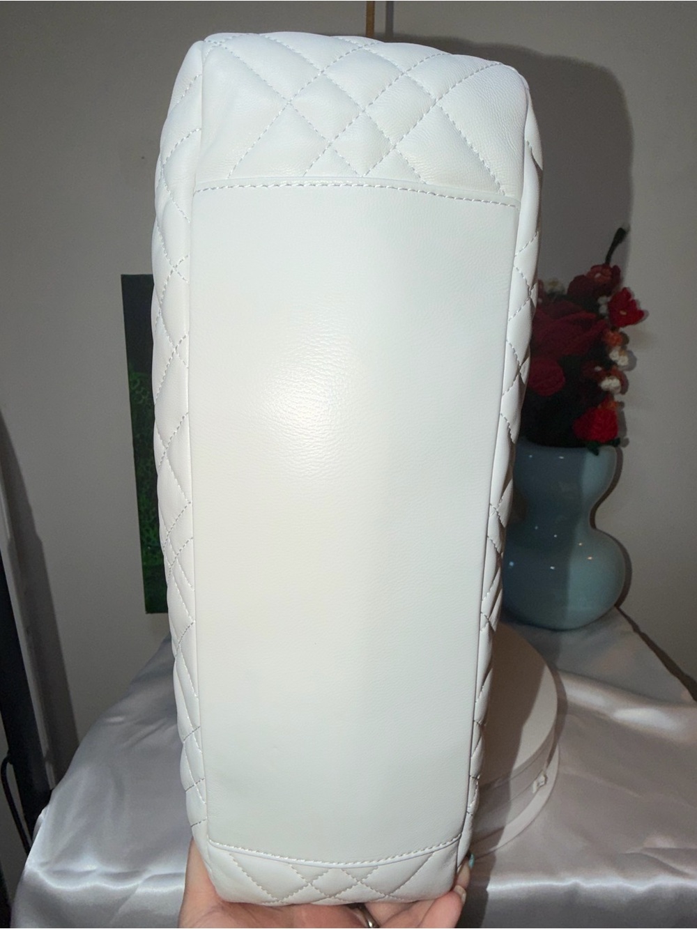 Kurt Geiger White Brixton Large Hobo NWT - Picture 5 of 7